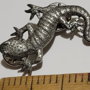 G G HARRIS FINEST Pewter Reptile Pin